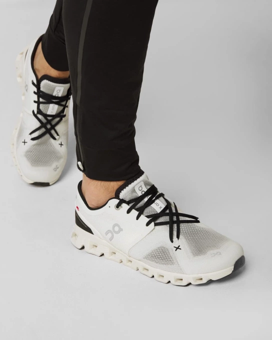 Man Schuhe On Running Cloud X 3 Ivory/Black